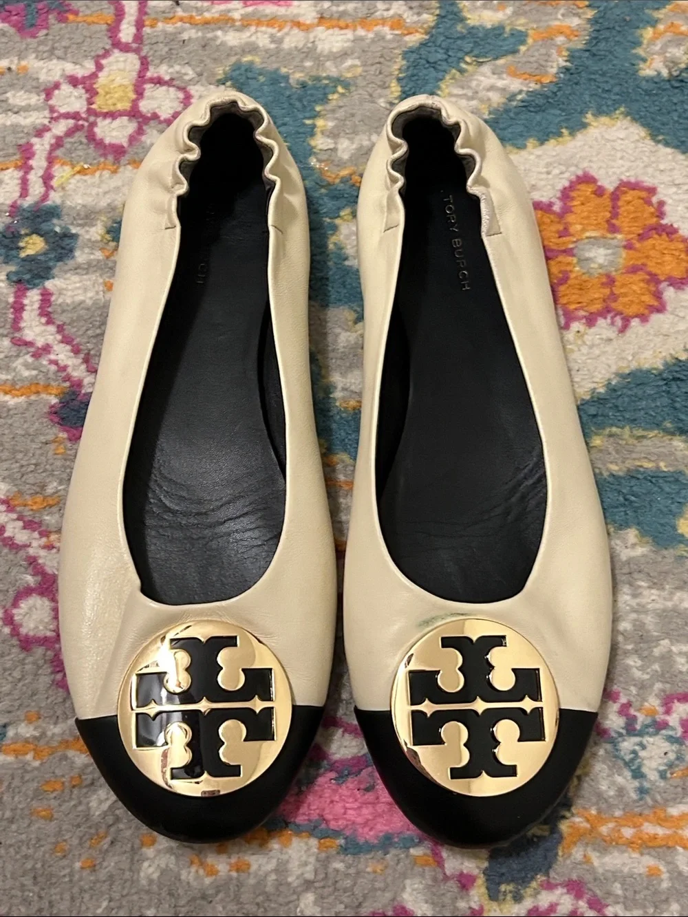 Tory Burch Claire Cap Top Leather Ballet Flats in New Cream/Black Size 9 Neutral